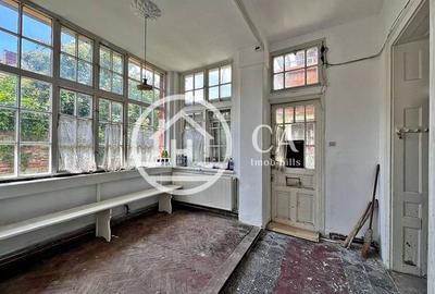 Apartament 2 camere de vânzare la curte comuna în zona Ultracentrală - 2