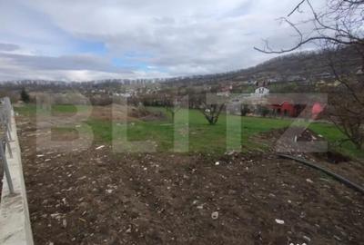 Teren de 1500 mp, în Central - 2