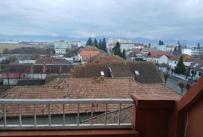 Apartament cu 3 camere decomandat în Central - 1