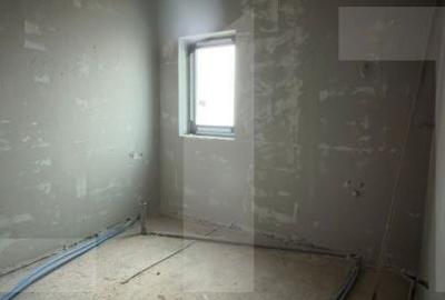 Casă cu 4 camere în Central - 2