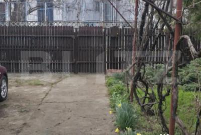 Casă cu 3 camere cu Teren 400 Mp în Central - 2