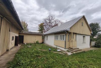 Casa individuala, 60mp, teren 3000mp, zona Padureni, Siret - 18
