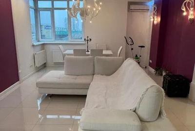 Apartament cu 3 camere decomandat în 1 Decembrie 1918