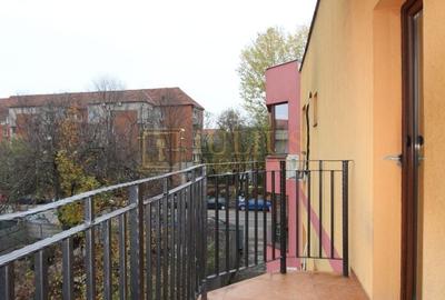 8 incaperi, 2 bai, centrala proprie, 3 locuri de parcare; Lipovei. - 12