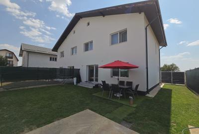 Duplex cu perete dublu- 4 camere - 2 bai - apa curenta - canalizare - pod - 11