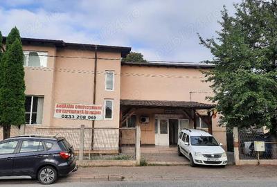 Spațiu comercial, de 711 mp, în Central - 3