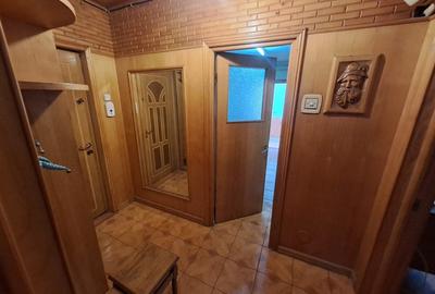 GARA  SCOALA BARSANESCU 3 CAMERE DECOMANDAT 75 MP BLOC 1980  COD 158670 - 9