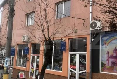 Spațiu comercial, de 1,200 mp, în Central - 9