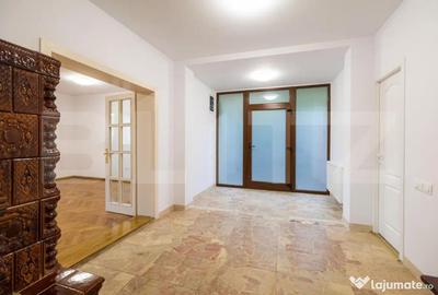 Spațiu comercial, de 62 mp, în Central - 3