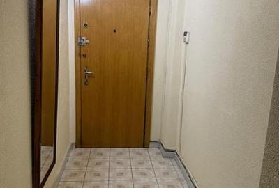 Apartament cu 3 camere decomandat în Moșilor