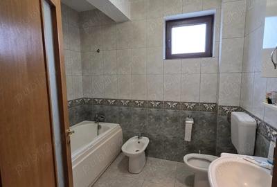 Casă cu 6 camere cu Canalizare în Prelungirea Ghencea