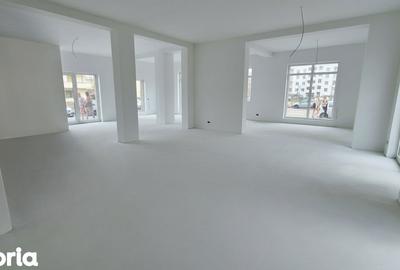 Spațiu comercial, de 100 mp, în Central