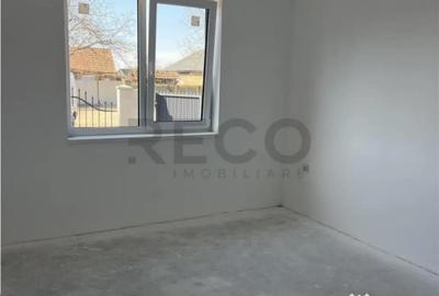 Casă cu 4 camere cu Teren 719 Mp în Livada de Bihor - 5