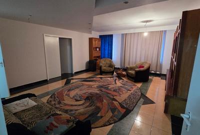 Casă individuală cu 6 camere cu Canalizare în Girocului - 11