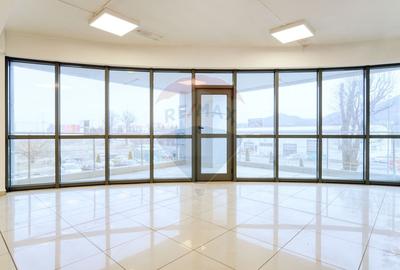 Spațiu comercial, de 1,000 mp, în Calea București - 4