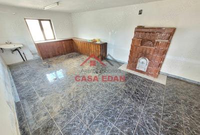 Casă cu 4 camere în Băicoi - 12