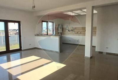 Casa individuala spatioasa cu 5 camere de vanzare in Corbeanca - 2