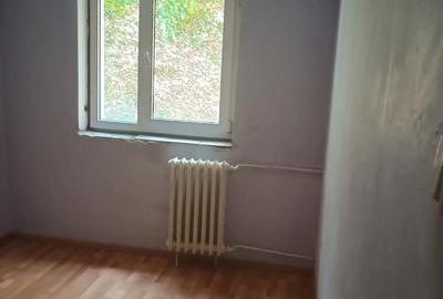 Apartament cu 4 camere decomandat în Titan - 2