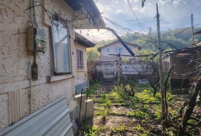Casă cu Teren 670 Mp în Boldești - 1
