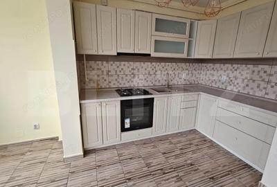 Apartament cu 3 camere semidecomandat, mobilat în Florești - 4