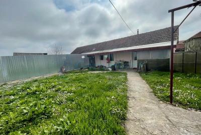 Casă cu 4 camere cu Teren 1000 Mp în Ceica - 1