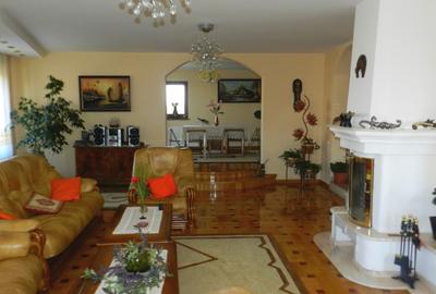 Casa de vanzare, 6 camere, teren 900 mp, Europa - 2