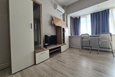 Garsonieră semidecomandată, mobilată în P-ța Universității - 9