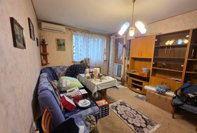 Titan, chiar la intrare in Parcul IOR, pe Lunca Bradului, la Scoala 195 - 15