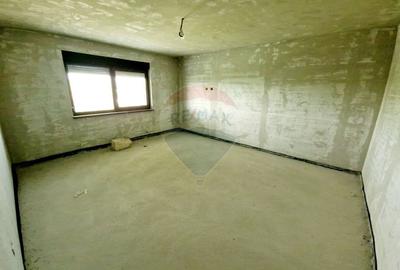 Casă individuală cu 15 camere cu Garaj în Girov - 21