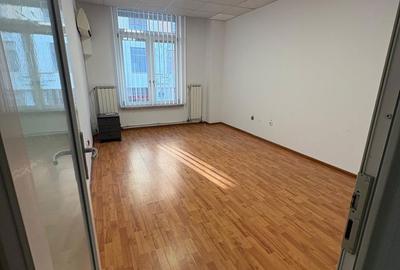 Spațiu comercial, de 18 mp, în Central - 5