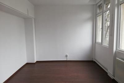 Birou, de 41 mp, în Basarabia