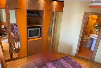 Apartament cu 3 camere decomandat, mobilat în 13 Septembrie - 2