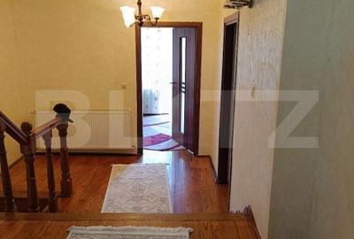 Casă cu 6 camere cu Teren 300 Mp în Central - 2