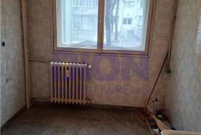 Apartament cu 3 camere semidecomandat în Liviu Rebreanu