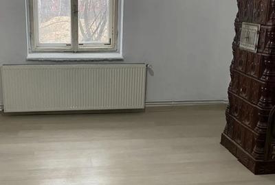 Inchiriez casa 3 camere . - 2