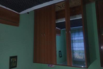 Apartament de inchiriat .ofer spre inchiriere ap 2 camere decomandate et2 zonaNarcisa mobilat si ut - 5