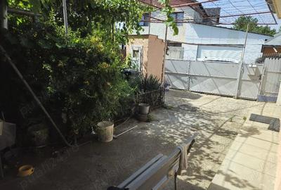 Casa cu garaj de vanzare - 1