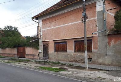 Casă cu 5 camere în Dumbrăveni - 1