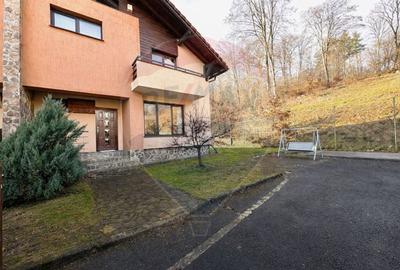 Casă / Vilă cu 5 camere de închiriat - 2