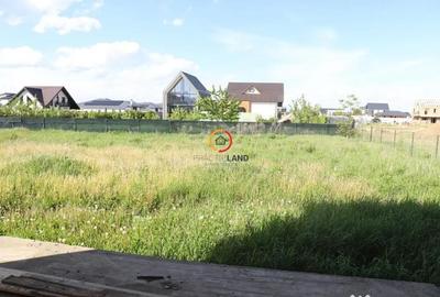 Casă cu 8 camere cu Teren 1352 Mp în Central - 1