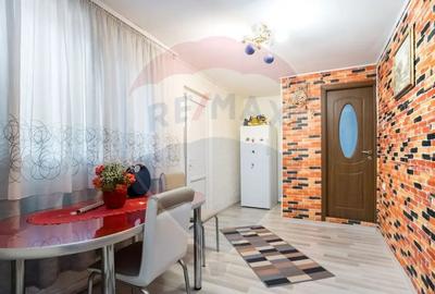 Casă cu 6 camere cu Teren 458 Mp în Rahova - 8