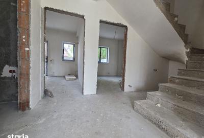 Casă cu 6 camere cu Teren 250 Mp în Central - 11