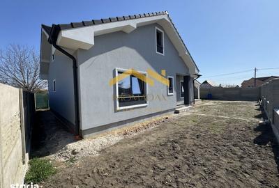 Casă cu 4 camere cu Teren 400 Mp în Sânmihaiu Român