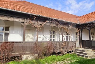 Casă cu 3 camere cu Teren 396 Mp în Central - 2