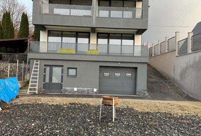 Casă cu Teren 600 Mp în Petros - 1