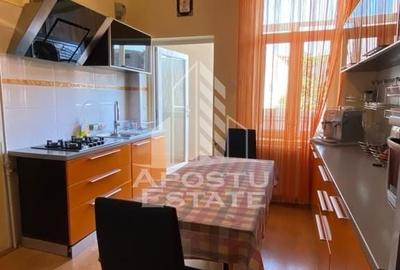 Casa cu 3 camere, centrala proprie, SAD - 7