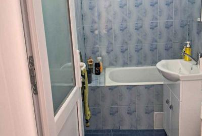 Apartament cu 3 camere decomandat în Ostroveni - 1