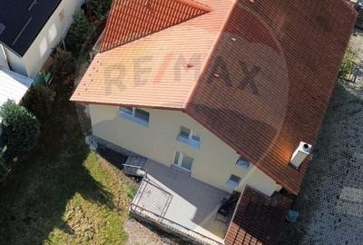 Casa / Vila cu 5 camere de vanzare - 36