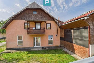 Casa ?i centru comercial, in localitatea Lazuri - 2