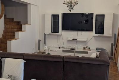 Apartament cu 4 camere decomandat, mobilat în P-ța Victoriei - 30